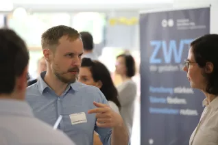 Innovationstag Rethink AI Pause StA Foto Juri Kuestenmacher 42.JPG