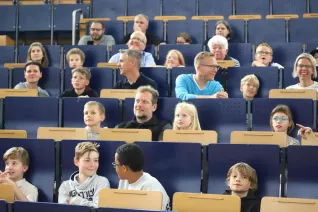 Kinderuni Diplomfeier Audimax StA 20260611 Foto Juri Kuestenmacher 005.JPG