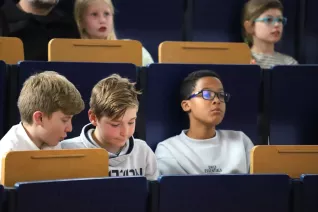 Kinderuni Diplomfeier Audimax StA 20260611 Foto Juri Kuestenmacher 009.JPG