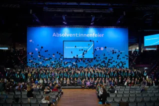 absolventenfeier-festakt-20261024-197-nd.jpg