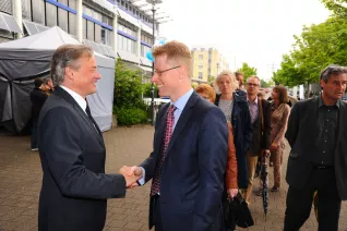 20_jahre_h-brs_begruessung_20150619_foto_c._adolph_157.jpg(DE)