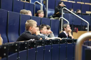 21_kinderuni_brs_motorsport_sta_2010427_foto_j._kuestenmacher.jpg (DE)