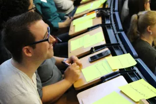 25b_alumni-tag-2016_20160617_fbinf_alumni-hbrs_mlh_bild224_workshop_kanban.jpg (DE)