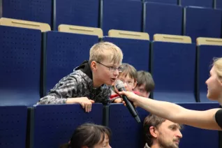 29_kinderuni_brs_motorsport_sta_2010427_foto_j._kuestenmacher.jpg (DE)