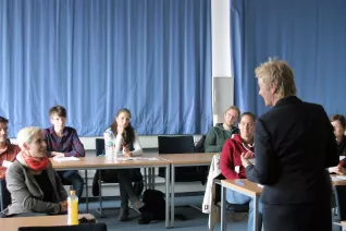 40_alumni-tag-2016_jk_dresscodes_frie.jpg (DE)