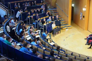 43_alumni-tag-2016_yw_vortrag_mell.jpg (DE)