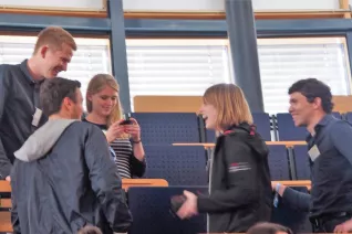 48_alumni-tag-2016_yw_workshop_networking_henningsmeyer.jpg (DE)