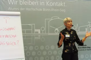 49_alumni-tag-2016_yw_workshop_networking_henningsmeyer.jpg (DE)