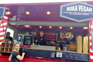 52b_alumni-tag-2016_me_get-together_food_truck.jpg (DE)
