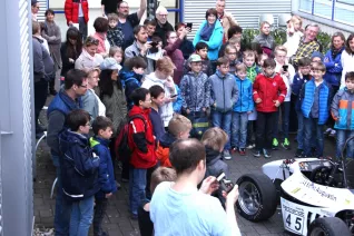 53_kinderuni_brs_motorsport_sta_20170427_foto_c._pesch_teasercut.jpg (DE)