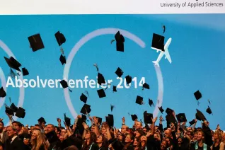 absolventenfeier2014_foto_sarah_sondermann_abschlussfoto_3.jpg (DE)