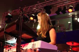 absolventenfeier_2014_party_foto_e._tritschler_img_4464.jpg (DE)