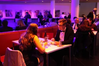 absolventenfeier_2014_party_foto_e._tritschler_img_4469.jpg (DE)