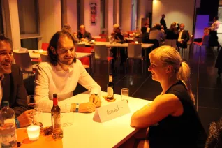 absolventenfeier_2014_party_foto_e._tritschler_img_4480.jpg (DE)