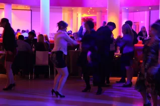 absolventenfeier_2014_party_foto_e._tritschler_img_4496.jpg (DE)