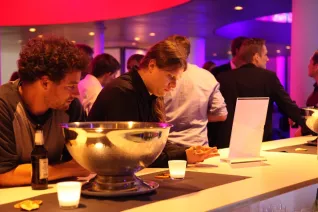 absolventenfeier_2014_party_foto_e._tritschler_img_4549.jpg (DE)