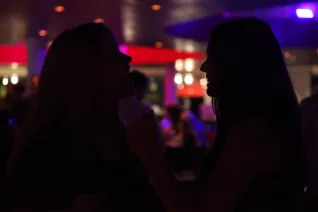 absolventenfeier_2014_party_foto_e._tritschler_img_4558.jpg (DE)