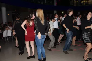 absolventenfeier_2014_party_foto_e._tritschler_img_4594.jpg (DE)