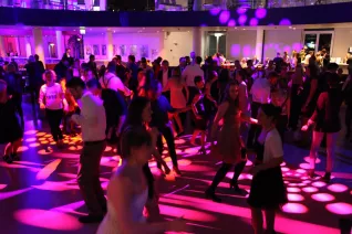 absolventenfeier_2014_party_foto_e._tritschler_img_4604.jpg (DE)