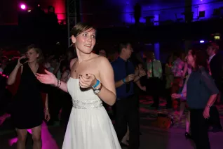 absolventenfeier_2014_party_foto_e._tritschler_img_4613.jpg (DE)