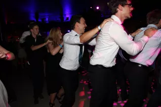 absolventenfeier_2014_party_foto_e._tritschler_img_4614.jpg (DE)