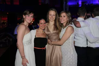 absolventenfeier_2014_party_foto_e._tritschler_img_4726.jpg (DE)