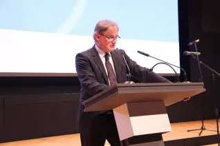 absolventenfeier_2014_web_foto_e._tritschler_18.jpg (DE)