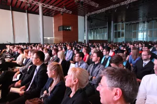 absolventenfeier_2014_web_foto_e._tritschler_22.jpg (DE)