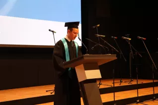 absolventenfeier_2014_web_foto_e._tritschler_28.jpg (DE)