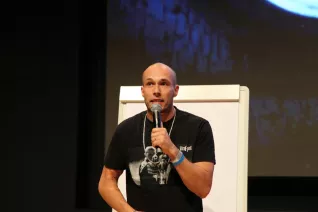 absolventenfeier_2014_web_foto_e._tritschler_35.jpg (DE)