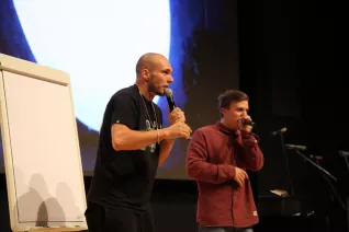 absolventenfeier_2014_web_foto_e._tritschler_40.jpg (DE)