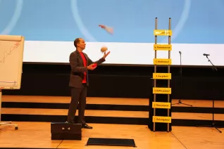 absolventenfeier_2014_web_foto_e._tritschler_51.jpg (DE)