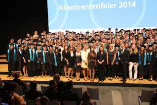 absolventenfeier_2014_web_foto_e._tritschler_88.jpg (DE)