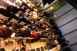 absolventenfeier_2014_web_foto_e._tritschler_89.jpg (DE)