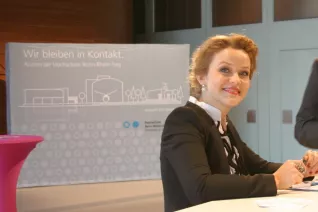 absolventenfeier_2014_web_foto_j._kuestenmacher_0168.jpg (DE)