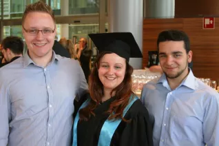 absolventenfeier_2014_web_foto_j._kuestenmacher_0242.jpg (DE)