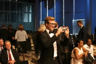 absolventenfeier_2014_web_foto_j._kuestenmacher_0282.jpg (DE)