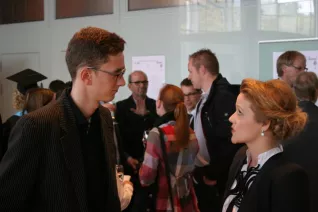 absolventenfeier_2014_web_foto_j._kuestenmacher_0299.jpg (DE)