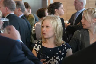 absolventenfeier_2014_web_foto_j._kuestenmacher_0314.jpg (DE)