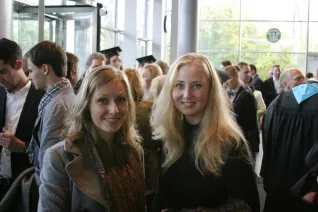 absolventenfeier_2014_web_foto_j._kuestenmacher_0351.jpg (DE)