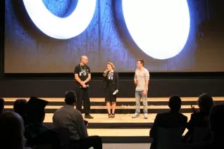 absolventenfeier_2014_web_foto_j._kuestenmacher_0396.jpg (DE)