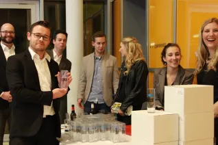 absolventenfeier_2015_party_20151024_foto_e._tritschler_img_8514.jpg (DE)