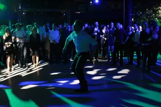 absolventenfeier_2015_party_20151024_foto_e._tritschler_img_8570.jpg (DE)