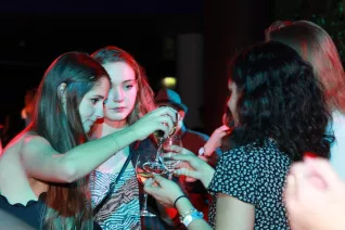 absolventenfeier_2015_party_20151024_foto_e._tritschler_img_8602.jpg (DE)