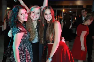 absolventenfeier_2015_party_20151024_foto_e._tritschler_img_8643.jpg (DE)