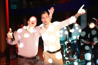 absolventenfeier_2015_party_20151024_foto_e._tritschler_img_8647.jpg (DE)
