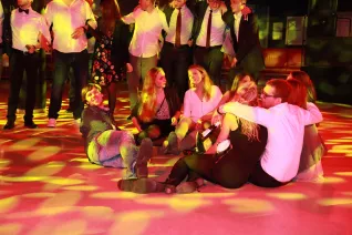 absolventenfeier_2015_party_20151024_foto_e._tritschler_img_8701.jpg (DE)