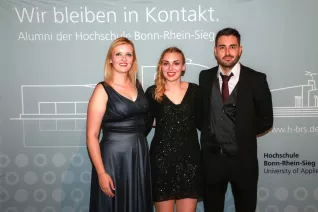 absolventenfeier_2017_alumni_fotowand_20171021_foto_s._sondermann_10.jpg