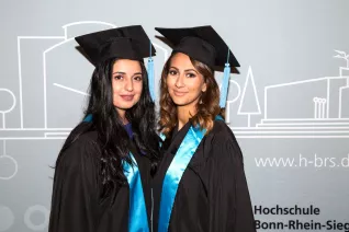 absolventenfeier_2017_alumni_fotowand_20171021_foto_s._sondermann_49.jpg