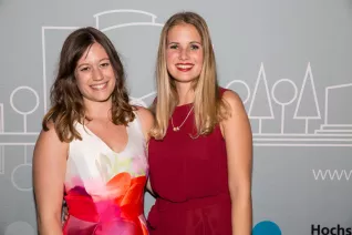 absolventenfeier_2017_alumni_fotowand_20171021_foto_s._sondermann_54.jpg